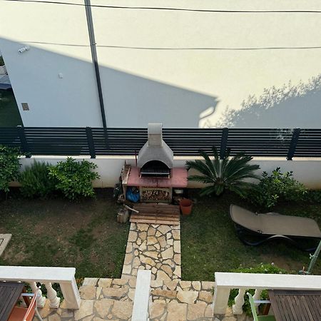 Apartments Villa Engeli Vir Kültér fotó