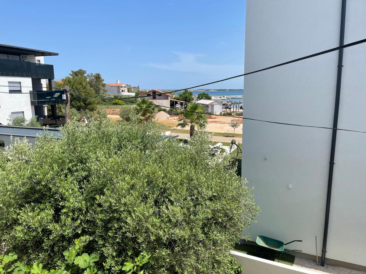 Apartments Villa Engeli Vir Kültér fotó