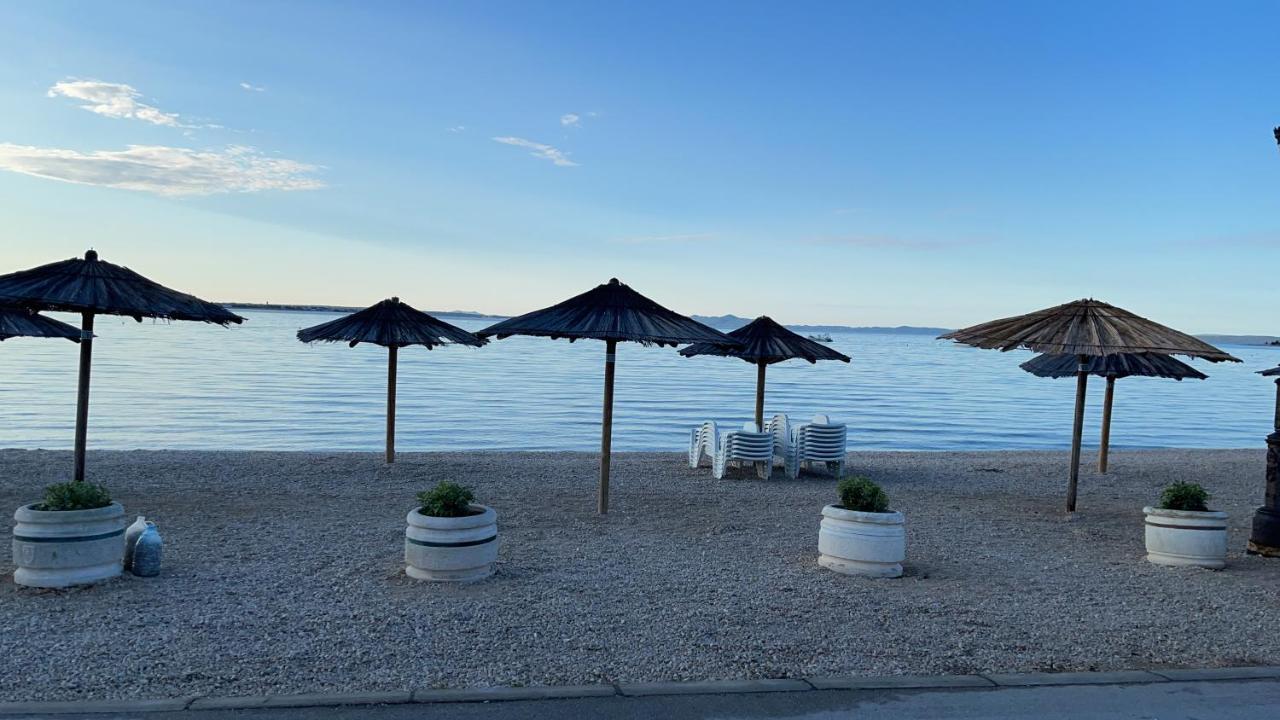 Apartments Villa Engeli Vir Kültér fotó
