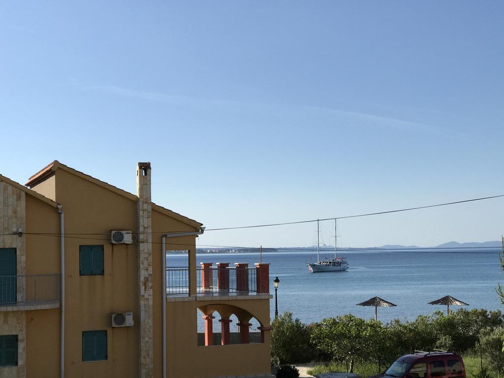 Apartments Villa Engeli Vir Kültér fotó